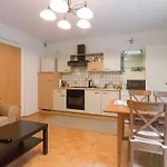 Relaxing Terrace Apartment In Lively Area