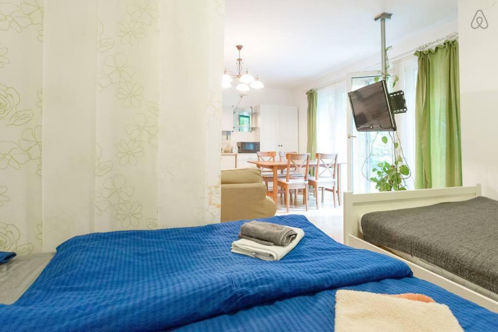 Relaxing Terrace In Lively Area Apartment Wien