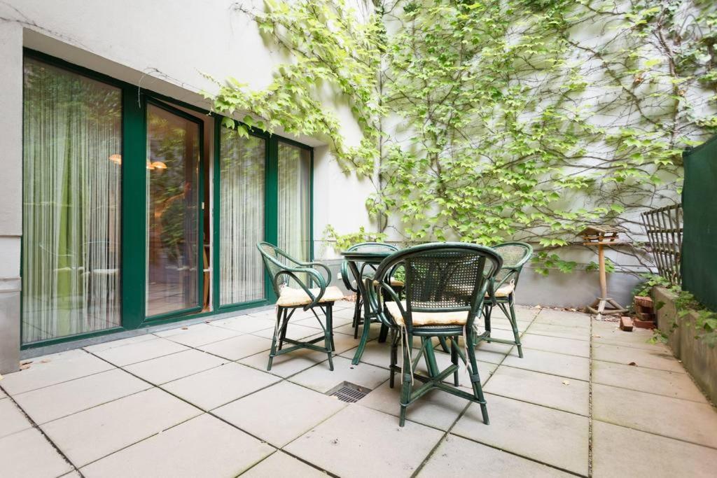 Relaxing Terrace In Lively Area Wien